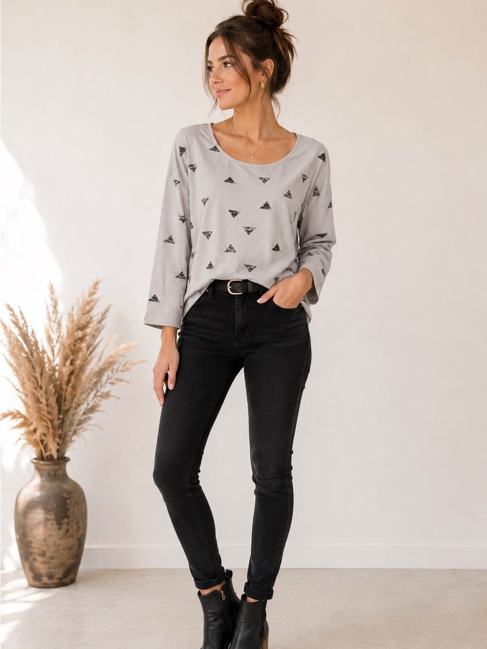 NWT Grade & Gather Women’s Gray Triangle Print Cotton Top Size M